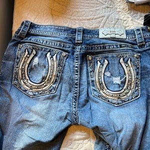 MISS ME BOOT CUT JEANS LIGHTLY WORN